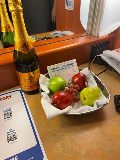 Stateroom Fruit Champagne Carnival
