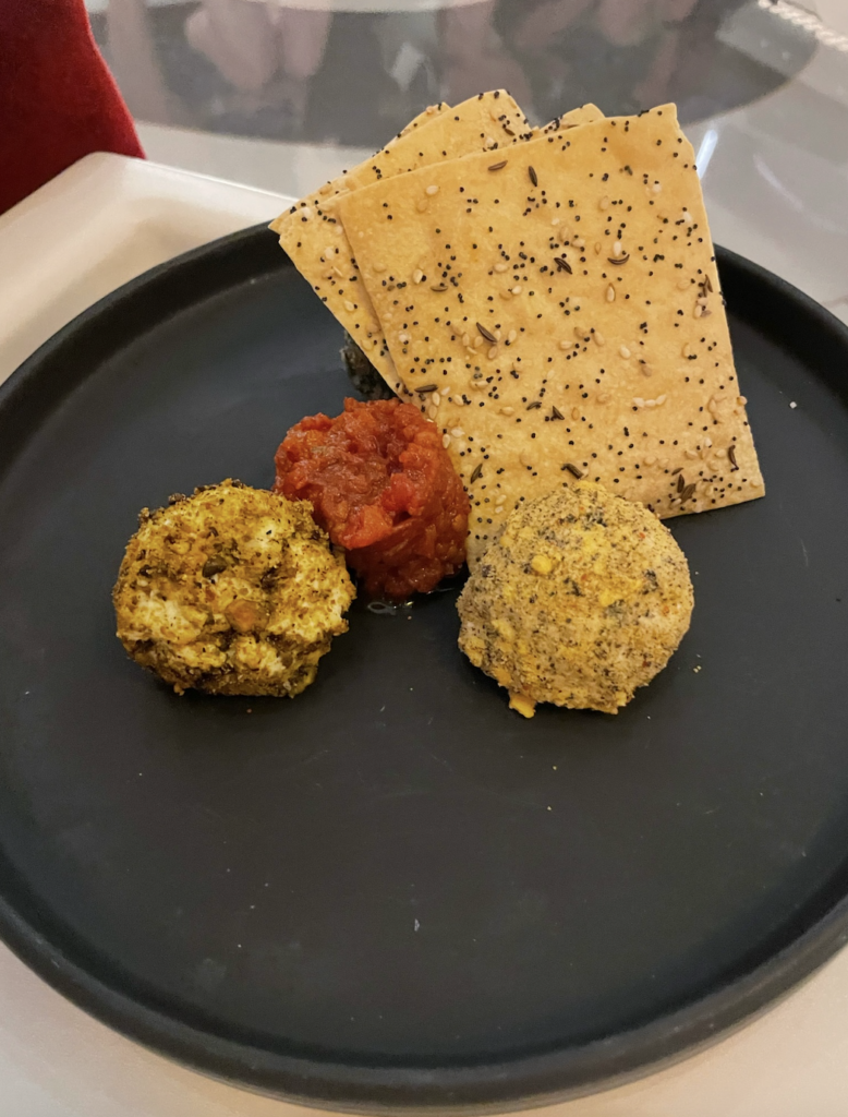 Sublight Lounge Snack