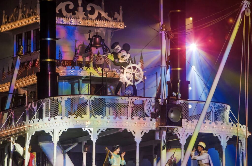 Fantasmic Returns to Disneyland