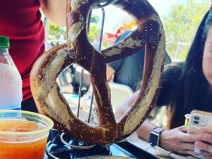 Quantum Pretzel with Cheddar Cheese Beer Sauce