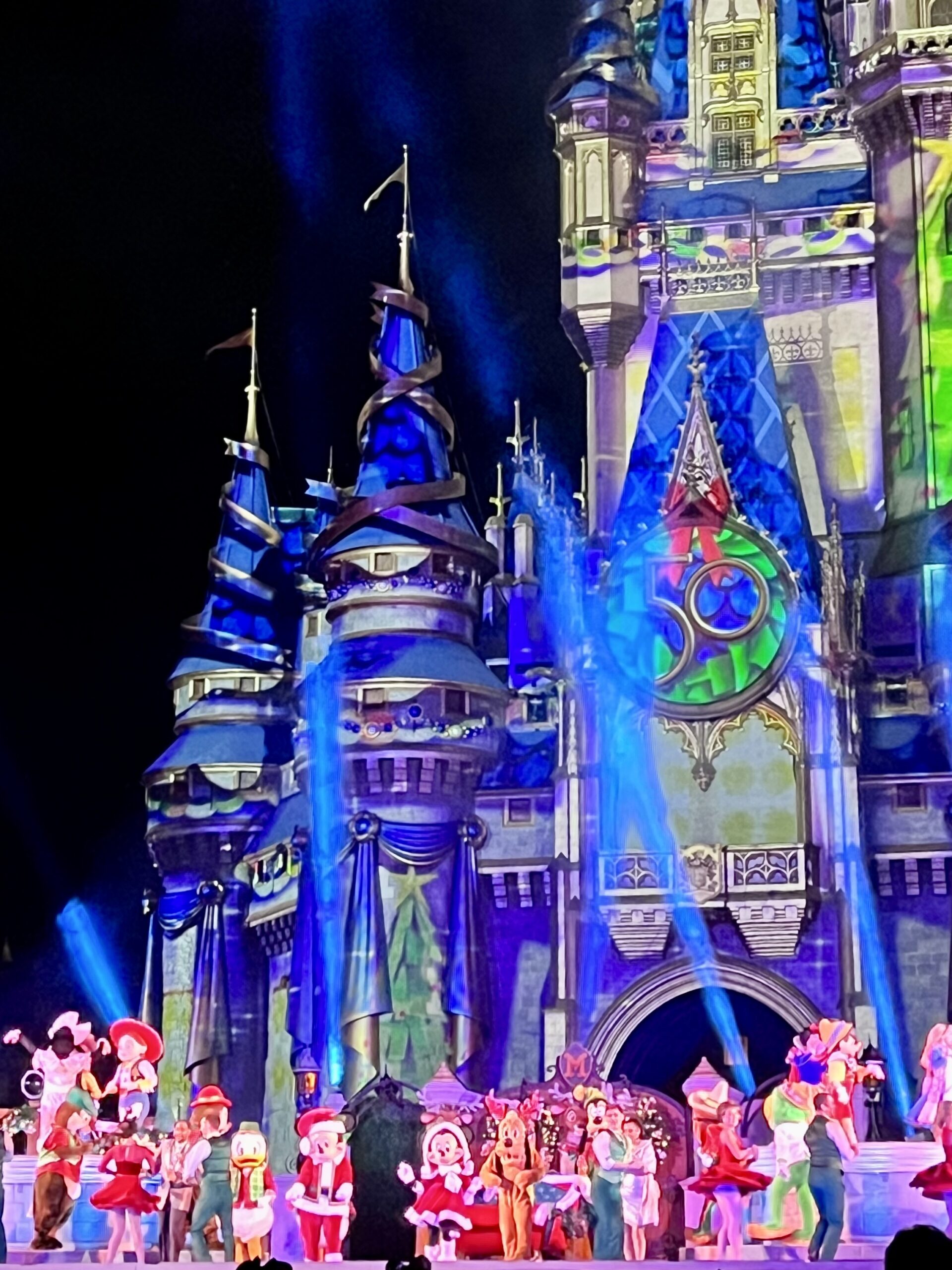 Castle Show Mickey's Very Merry Christmas Party