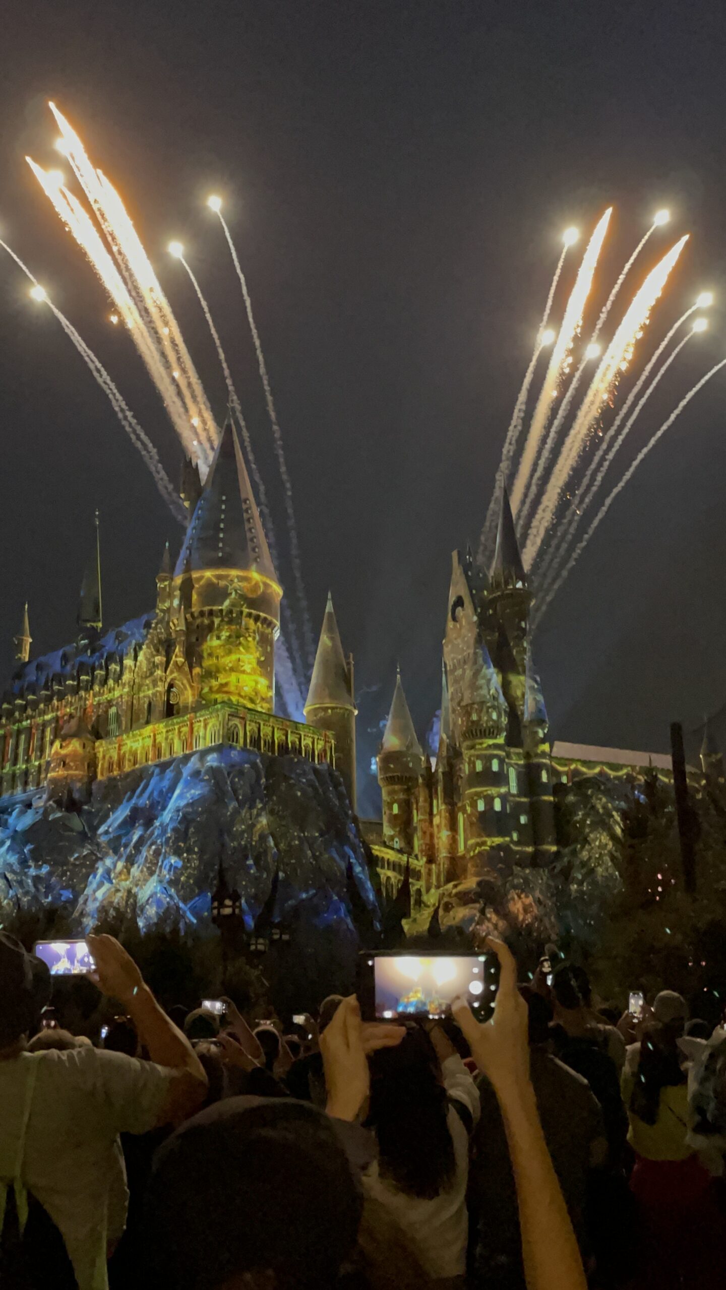 Hogwarts Castle Christmas Holidays at Universal Orlando