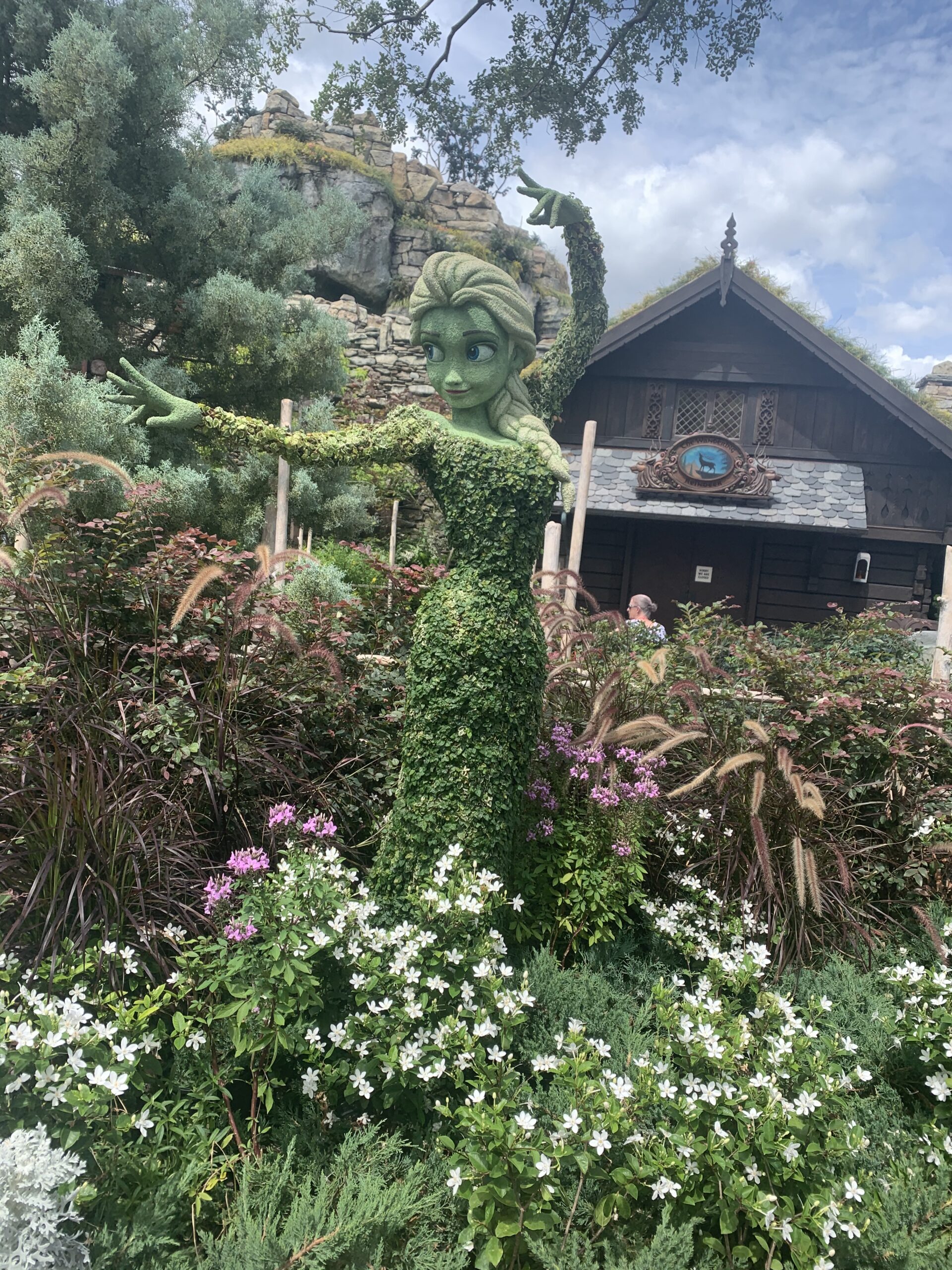 Elsa Topiary Flower & Garden