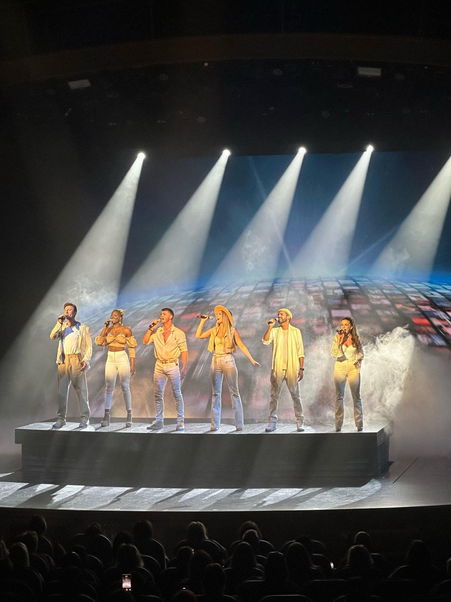 Entertainment Onboard Wonder of the Seas voices