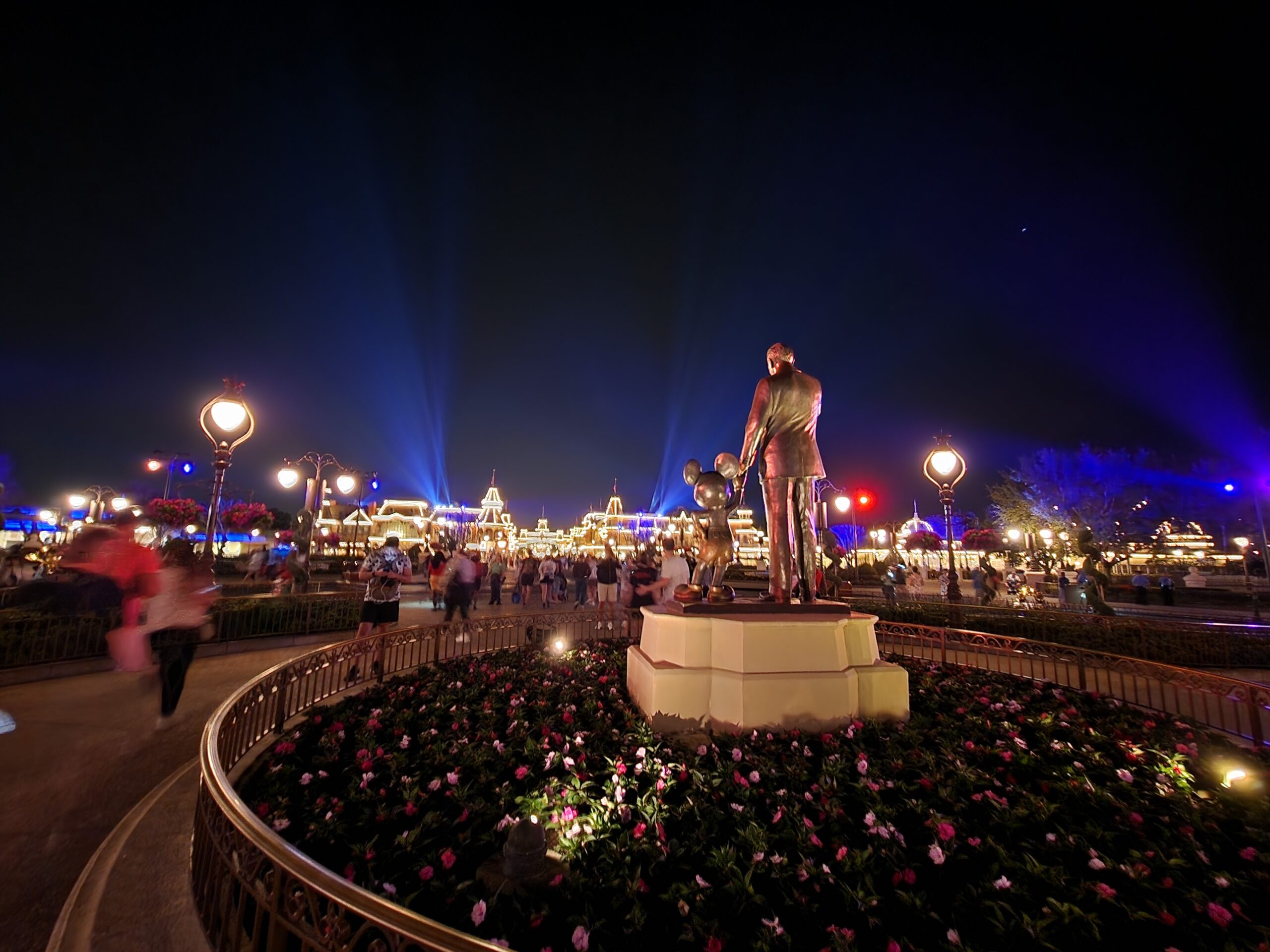 magic Kingdom Partners Statue 4 Parks 1 Day Challenge