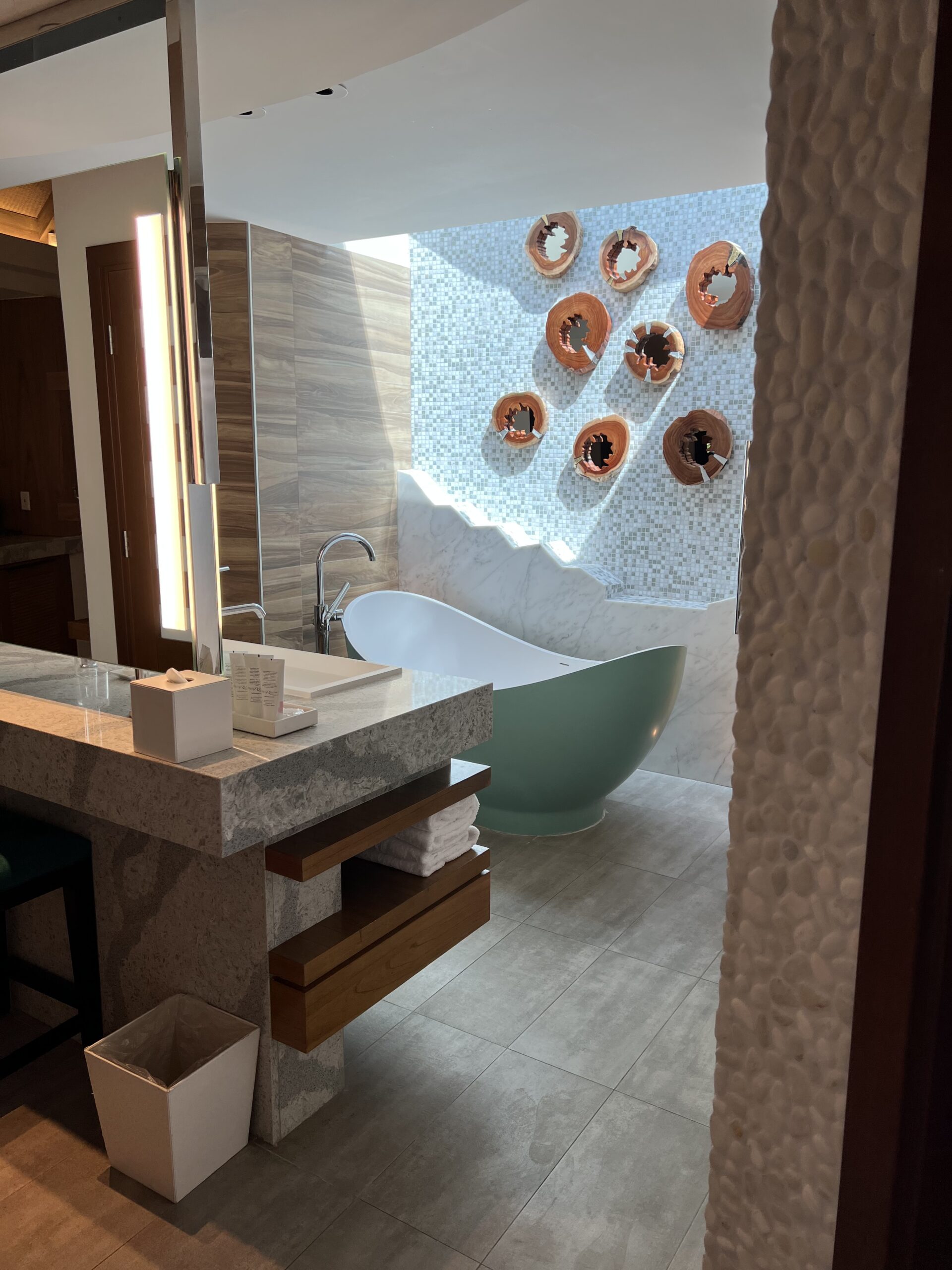 Sandals South Coast Rondovals