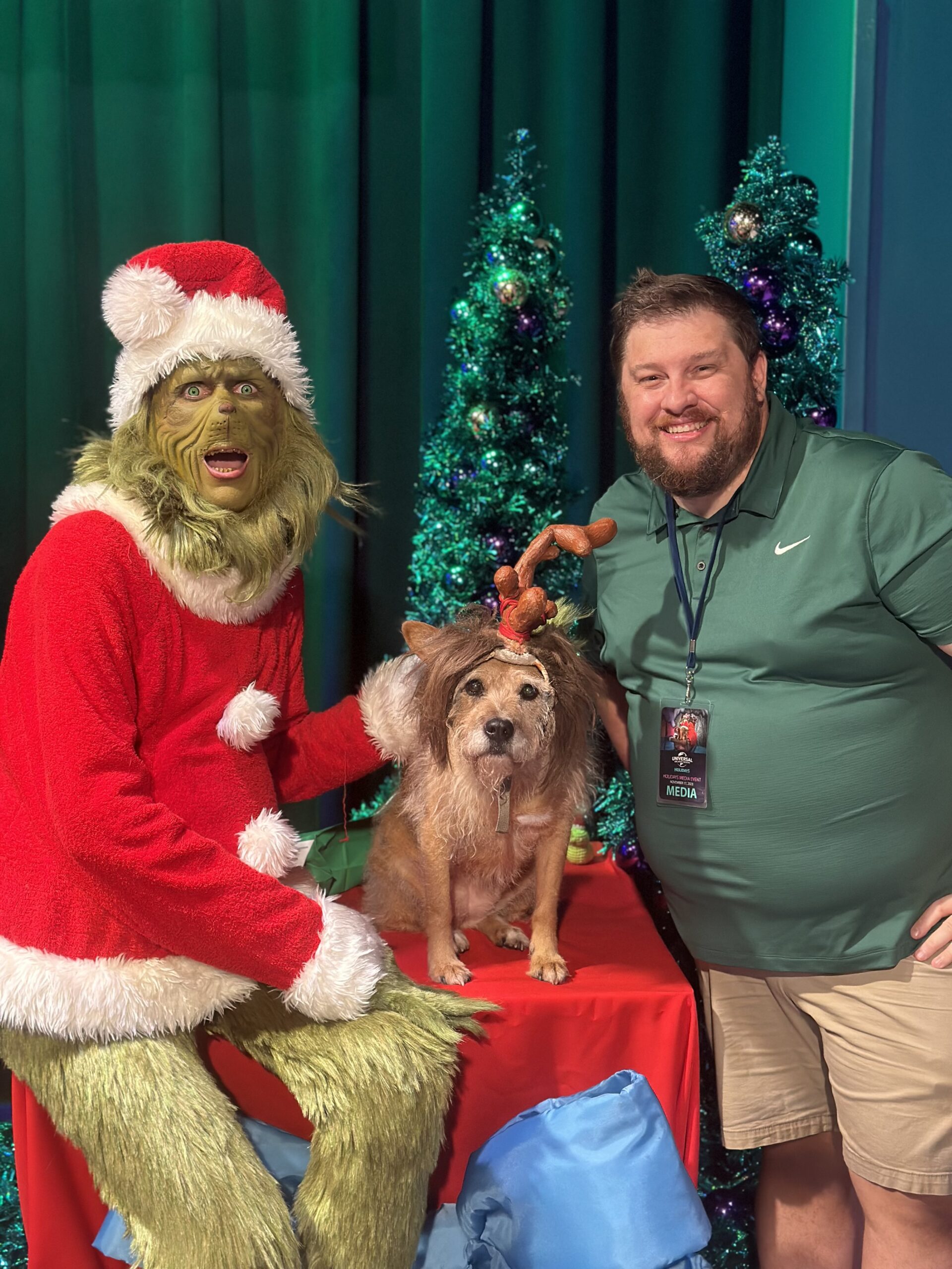 The Grinch & Max Universal