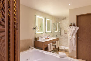 Jr. Suite Ocean View Double Bathroom