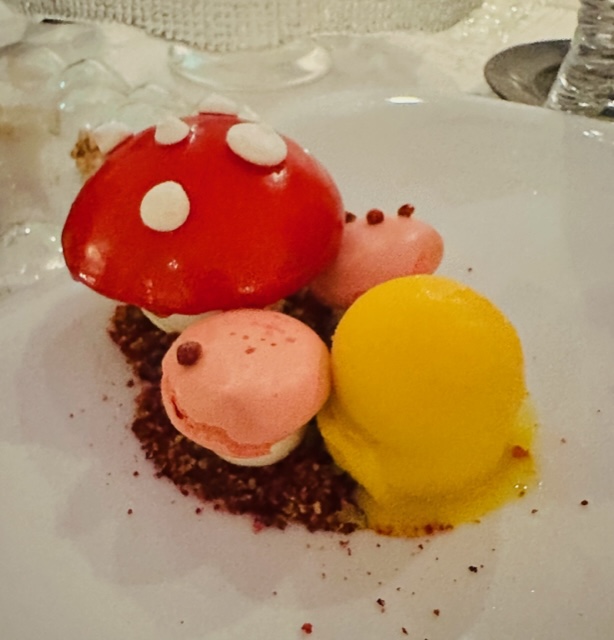 Wonderland on the Wonder of the Seas Dessert