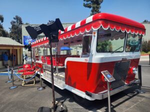 Universal Hollywood vs Universal Orlando Tram