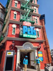 Secret Life of Pets Universal Hollywood vs Universal Orlando