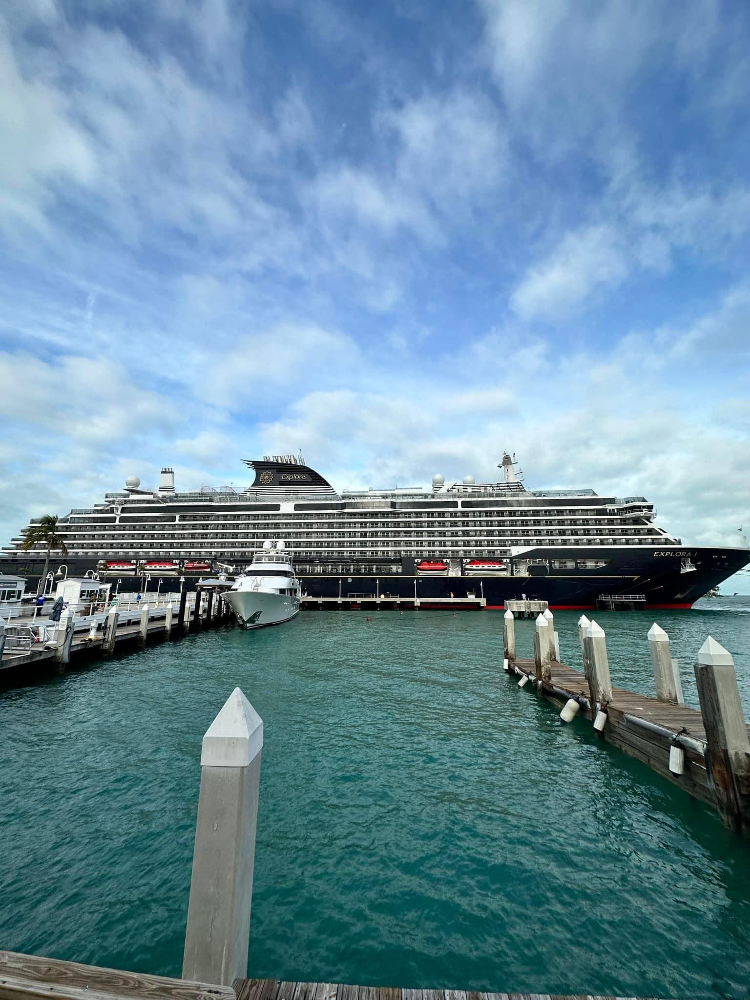 Explora I ship exterior