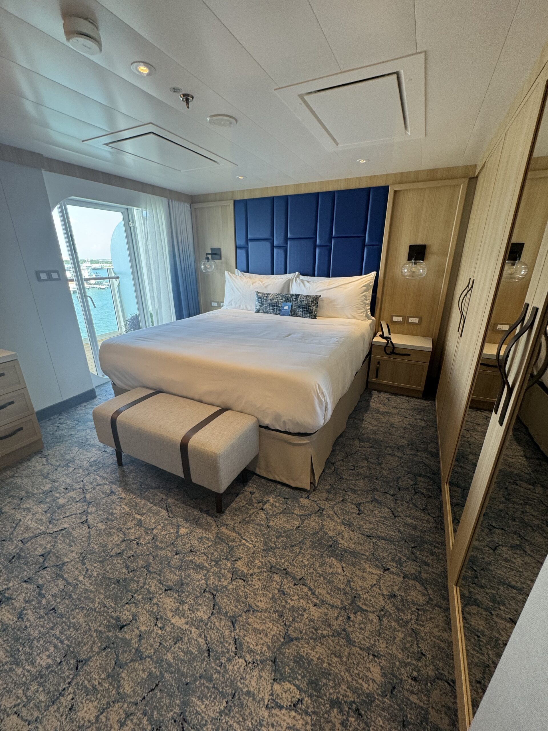 Utopia of the Seas - Aqua Theatre Suite