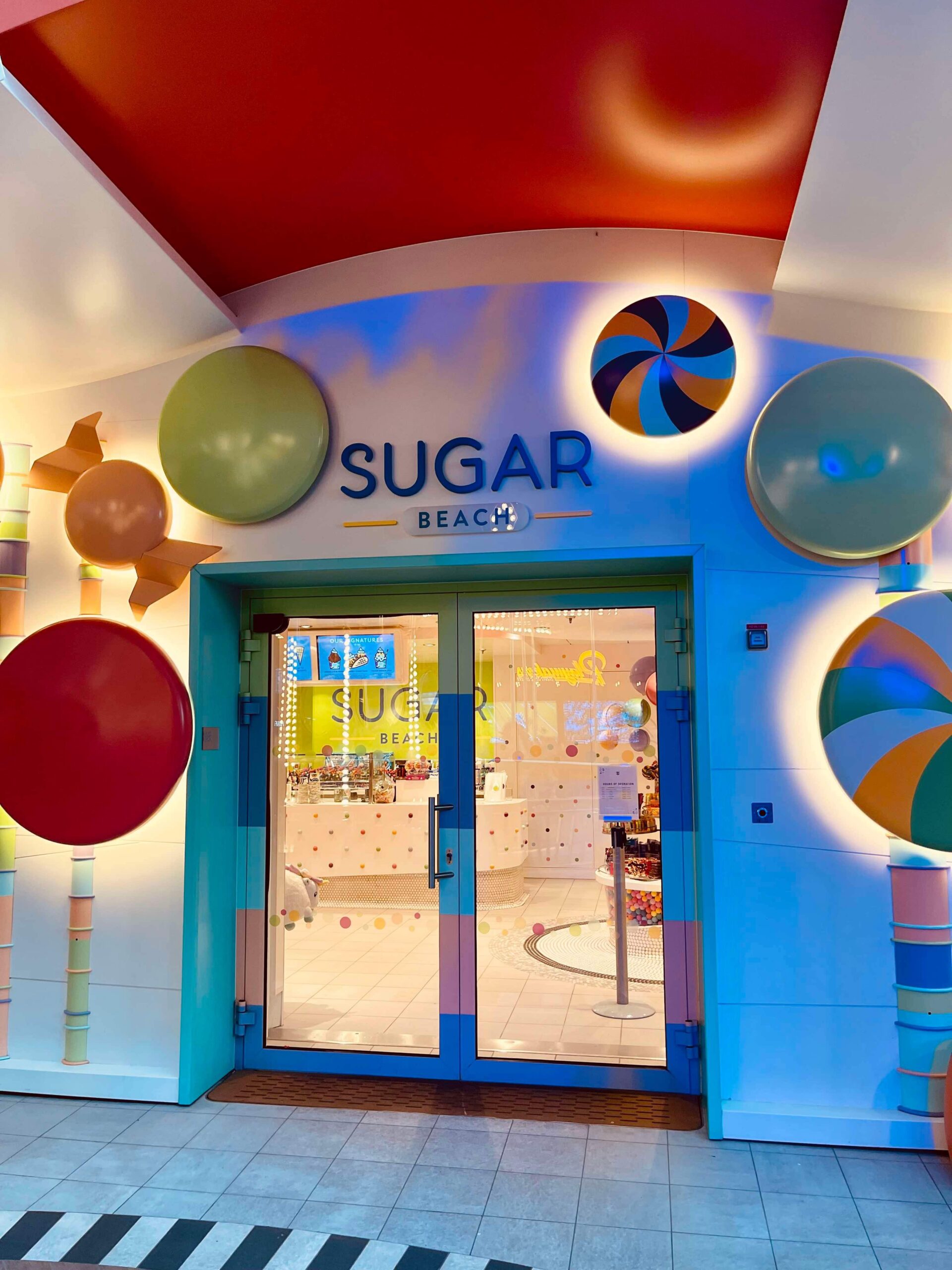 Dining onboard the Utopia of the Seas