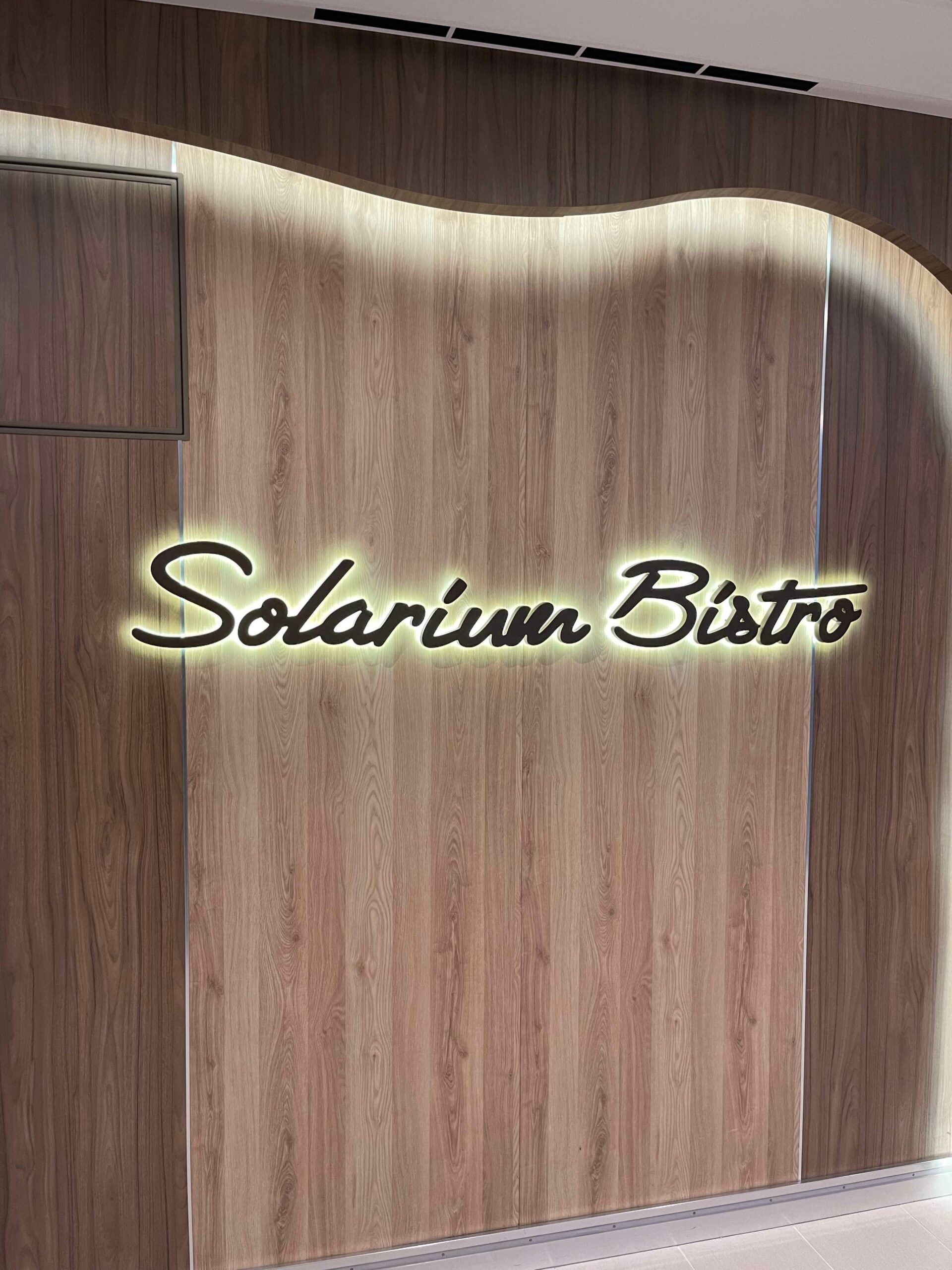 Dining onboard the Utopia of the Seas