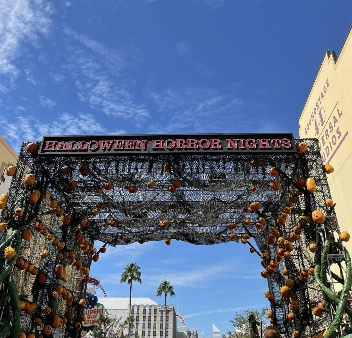 New House and Scare Zone for Halloween Horror Nights