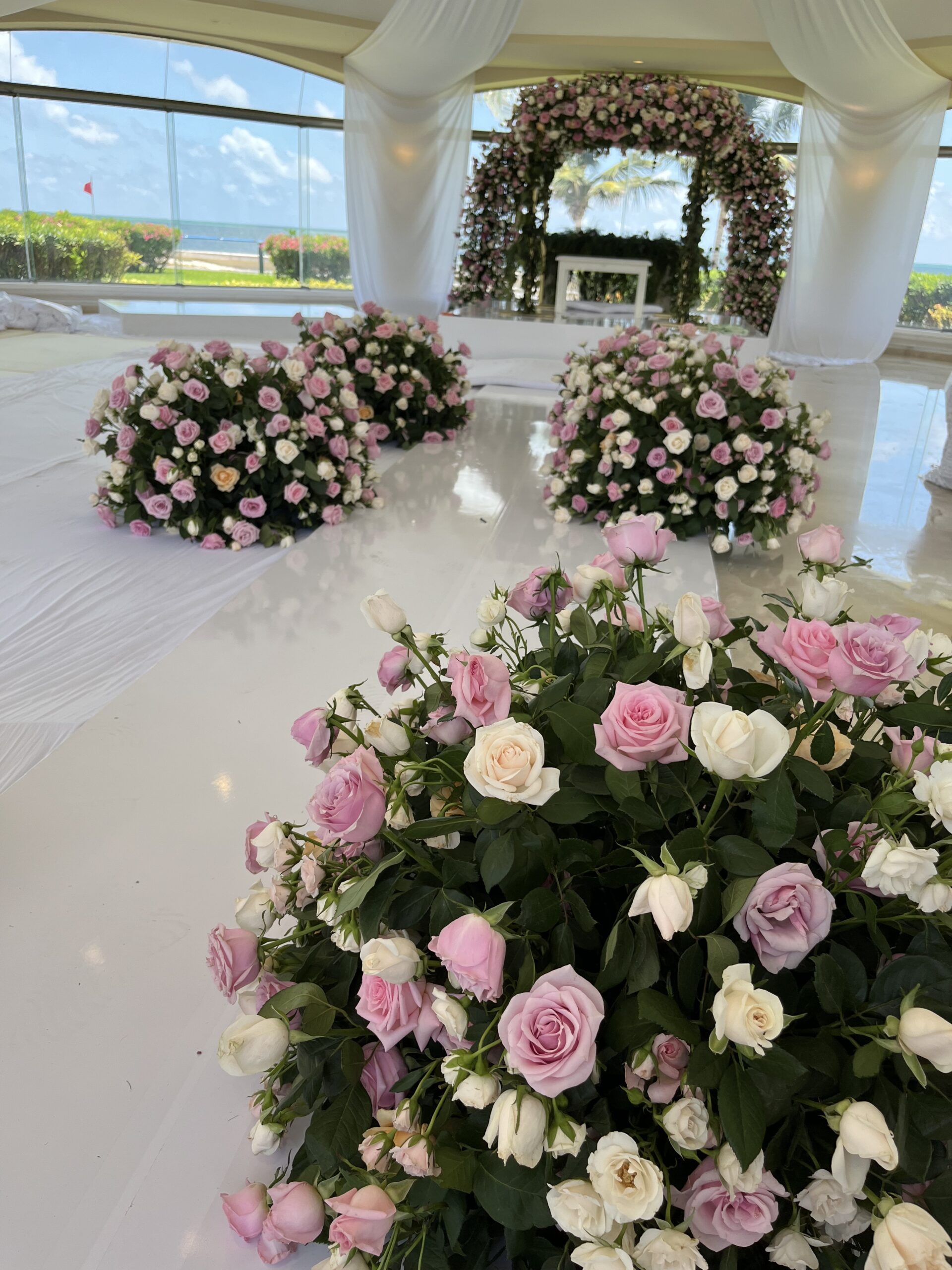 Top 5 Reasons to Get Married at a Palace Resort Flowers