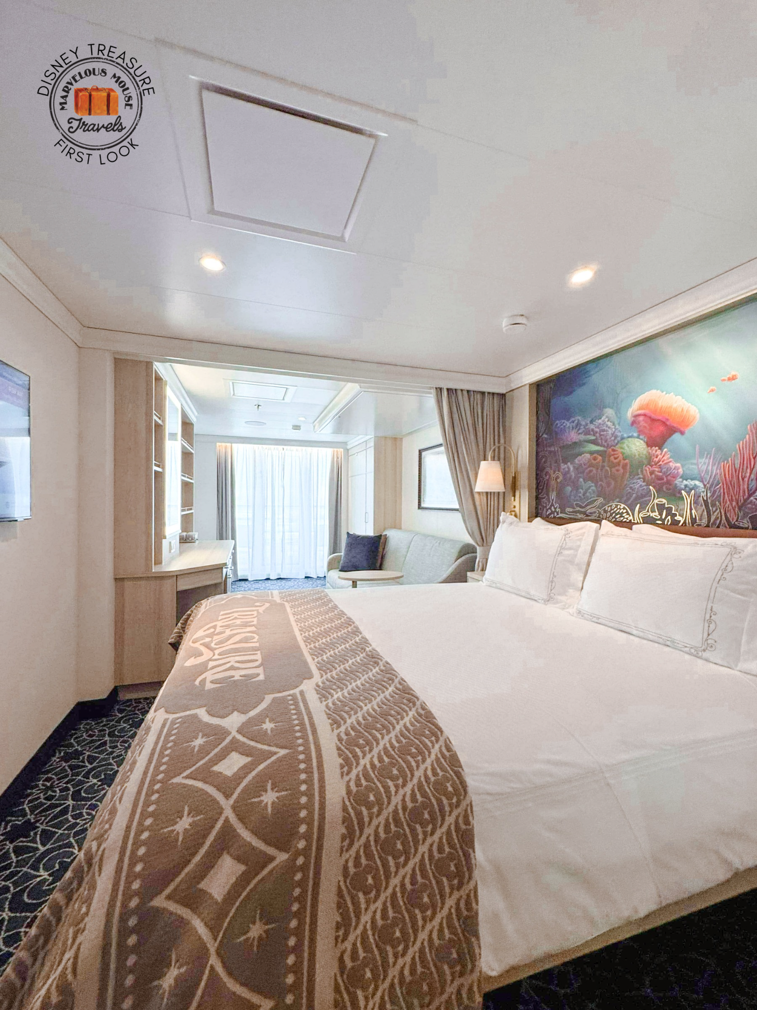 Deluxe verandah Disney Treasure Staterooms & Suites