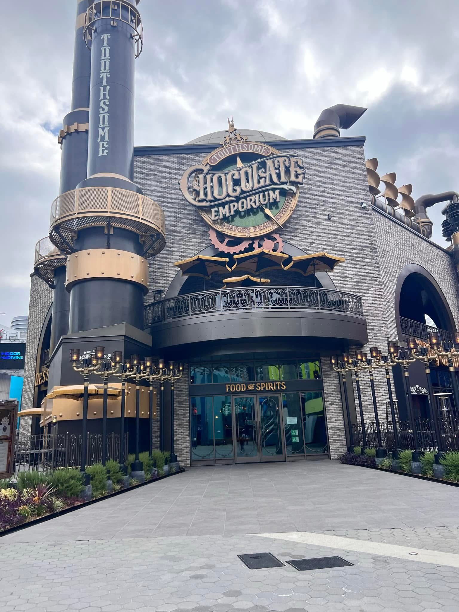 Holiday Fun at Universal Hollywood CityWalk Toothsome