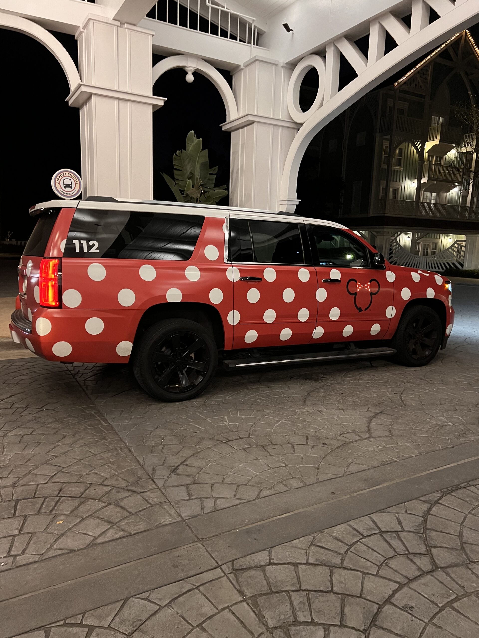 Why Stay Onsite at Walt Disney World Minnie Van