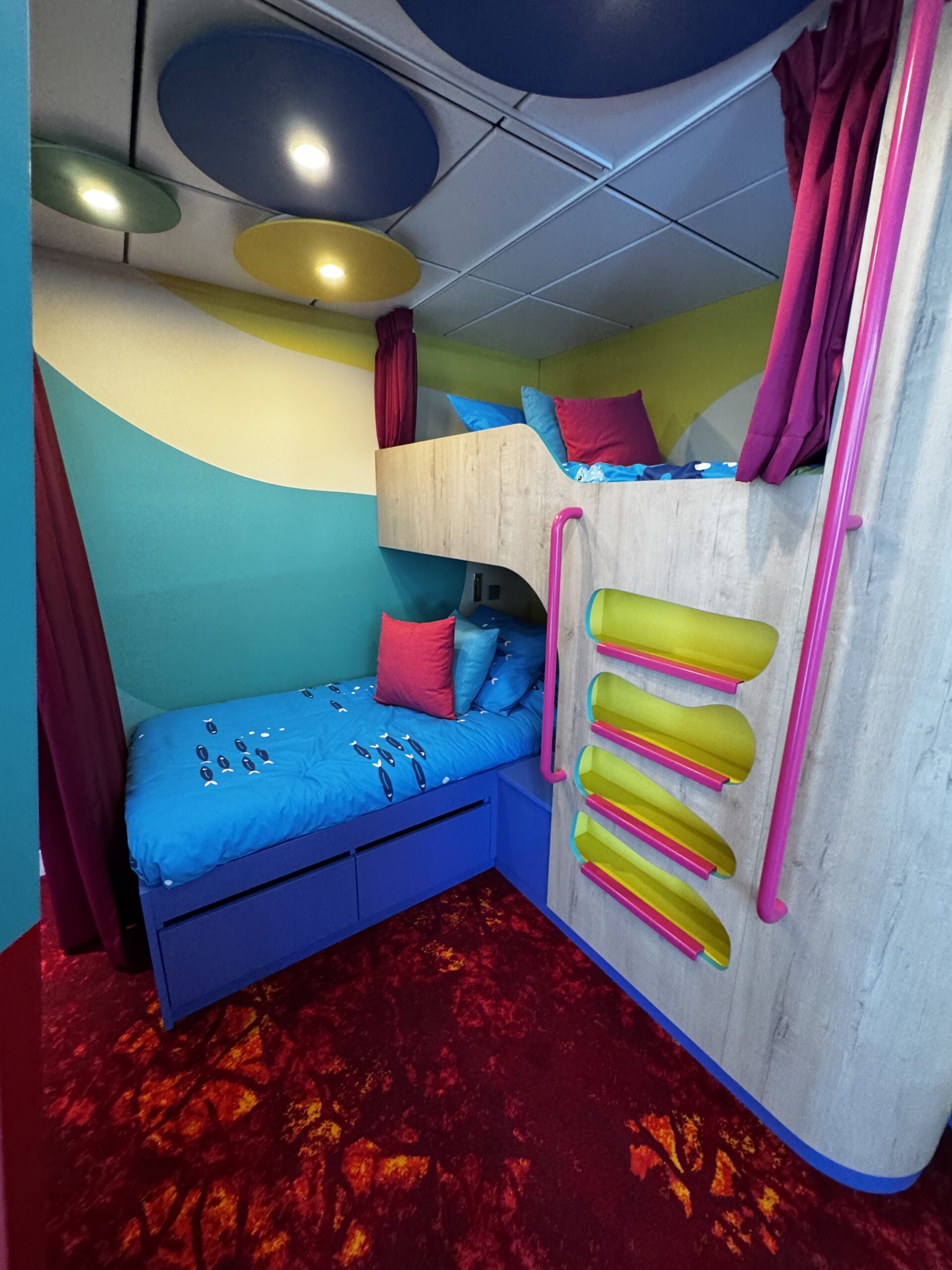 Kids on star of the seas