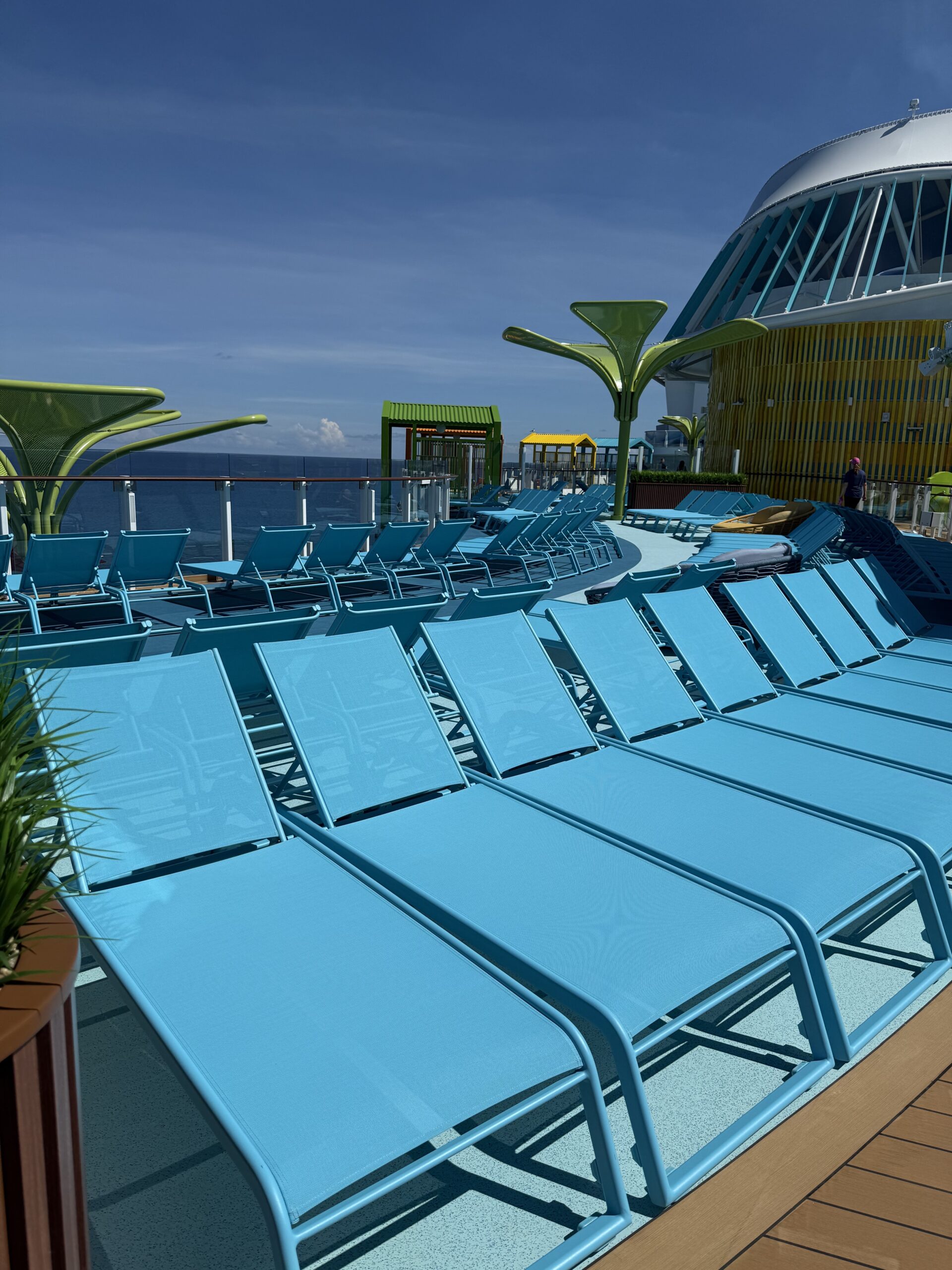 Chill Island vs. The Hideaway