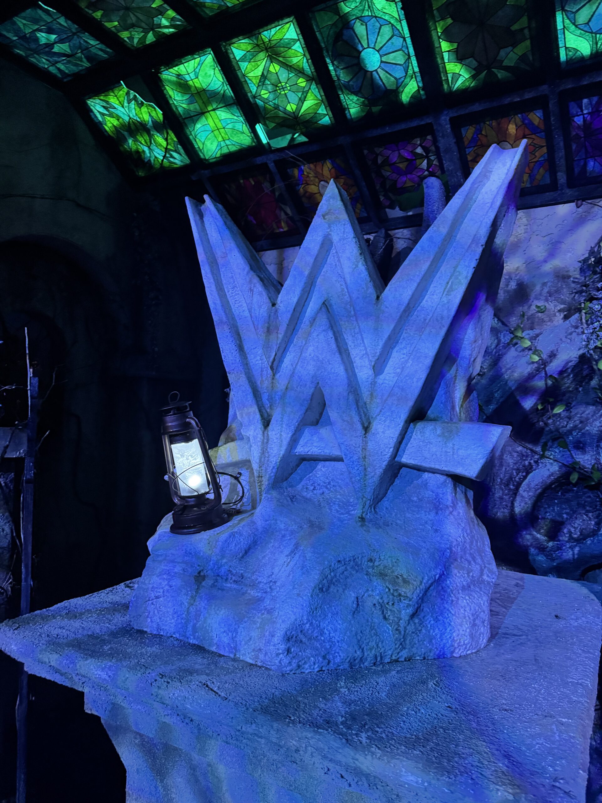 WWE Statue Halloween Horror Nights 34 Haunted House Review