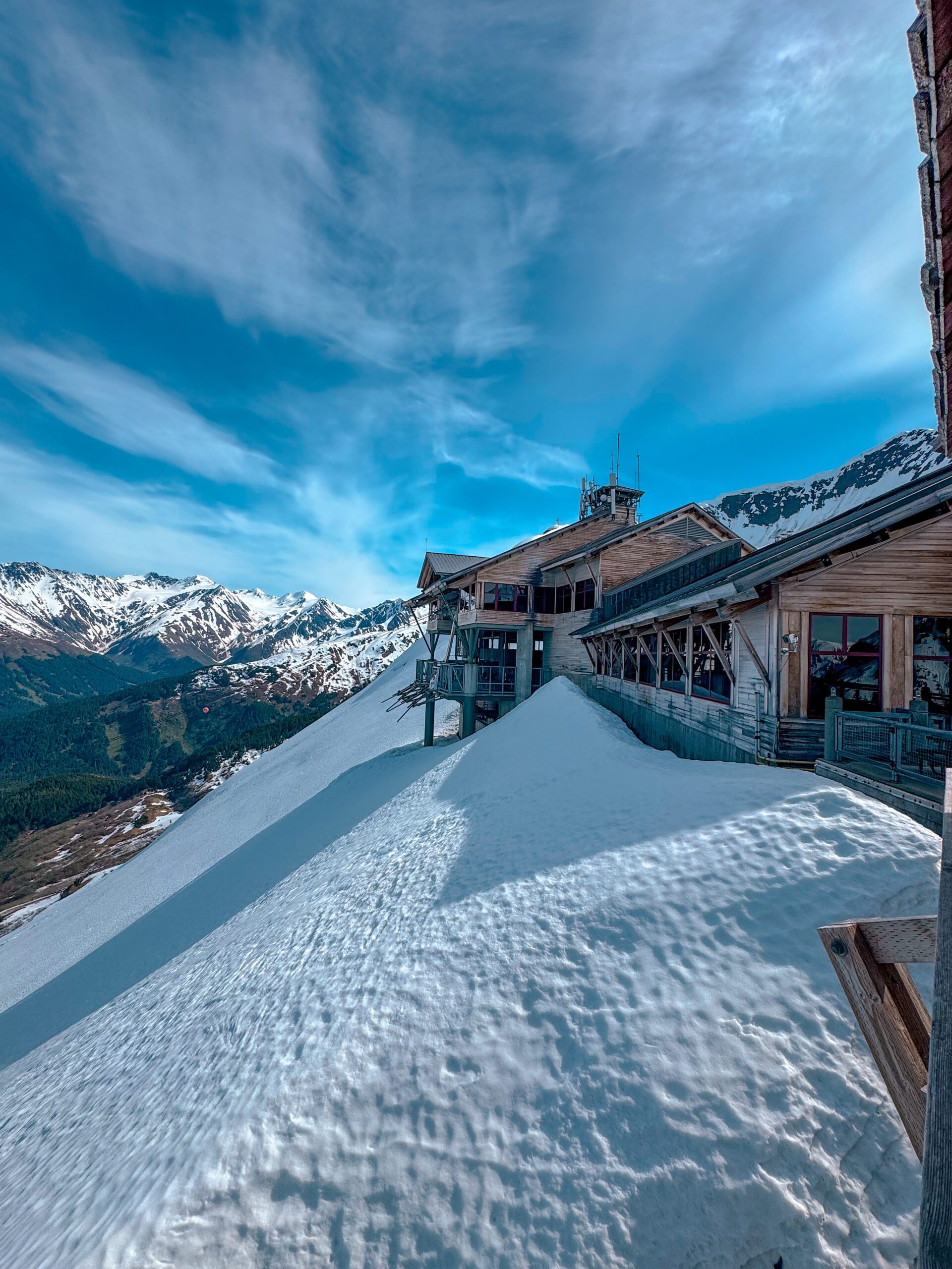 What to Expect from a Royal Caribbean Land + Sea Cruisetour in Alaska