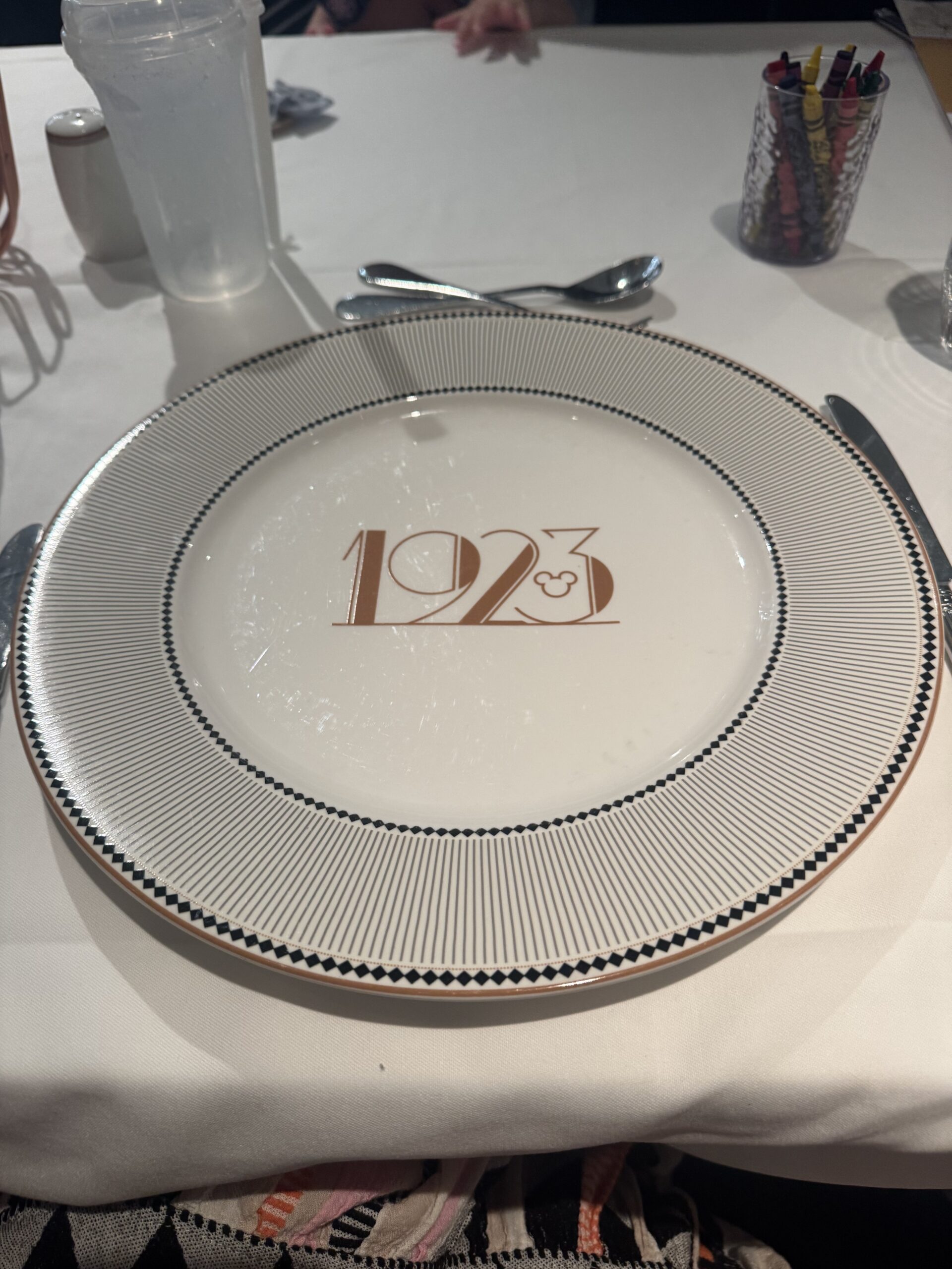 A Glamorous Evening at 1923