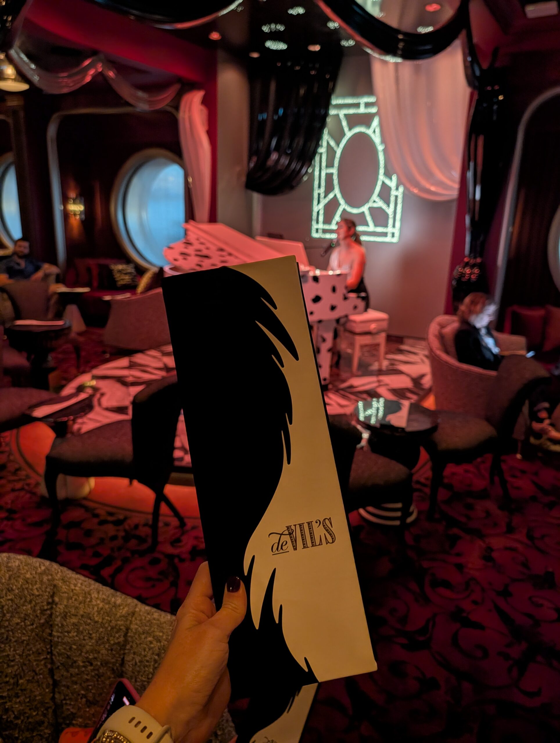 Inside De Vil’s Piano Lounge on the Disney Destiny: Drinks, Atmosphere & Cruella Fun